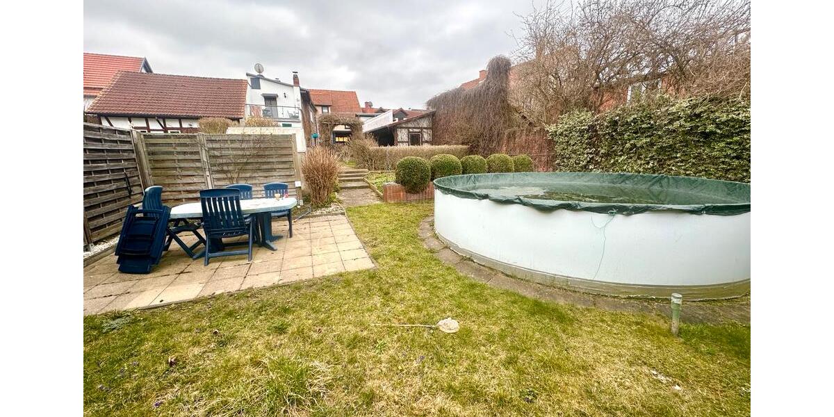 Provisionsfrei - Großzügiges Familen-Mehrgenerationenhaus 284qm 12.5 zimmer