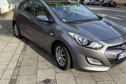 Hyundai i30 94.301 km 6.839 € München 81673