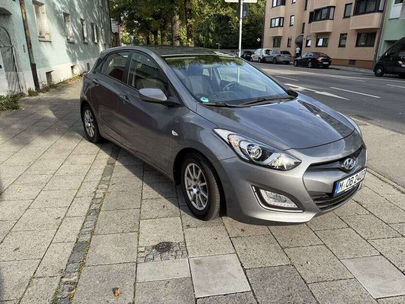 Hyundai i30 94.301 km 6.839 € München 81673