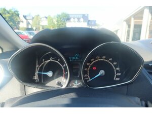 Ford Fiesta Titanium 73.750 km 8.990 &euro; Bad Endbach 35080