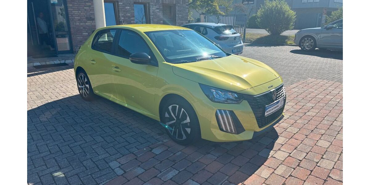 Peugeot 208 11.750 km 14.950 &euro; Versmold 33775