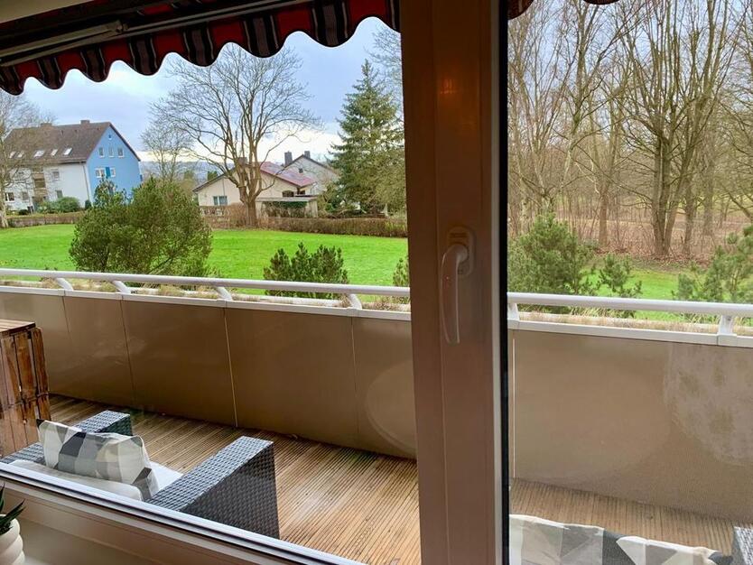 Möblierte Terrassen-Wohnung in ruhiger, grüner Lage