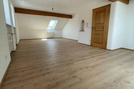 Schöne 4,5-Zimmer-Wohnung mit Einbauküche und Garten