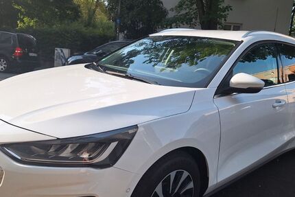 Ford Focus 15.000 km 21.500 € Frankfurt 65929