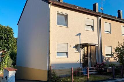 Familienfreundliches Reiheneckhaus mit Garten, 2Balkone & Garage 5 zimmer