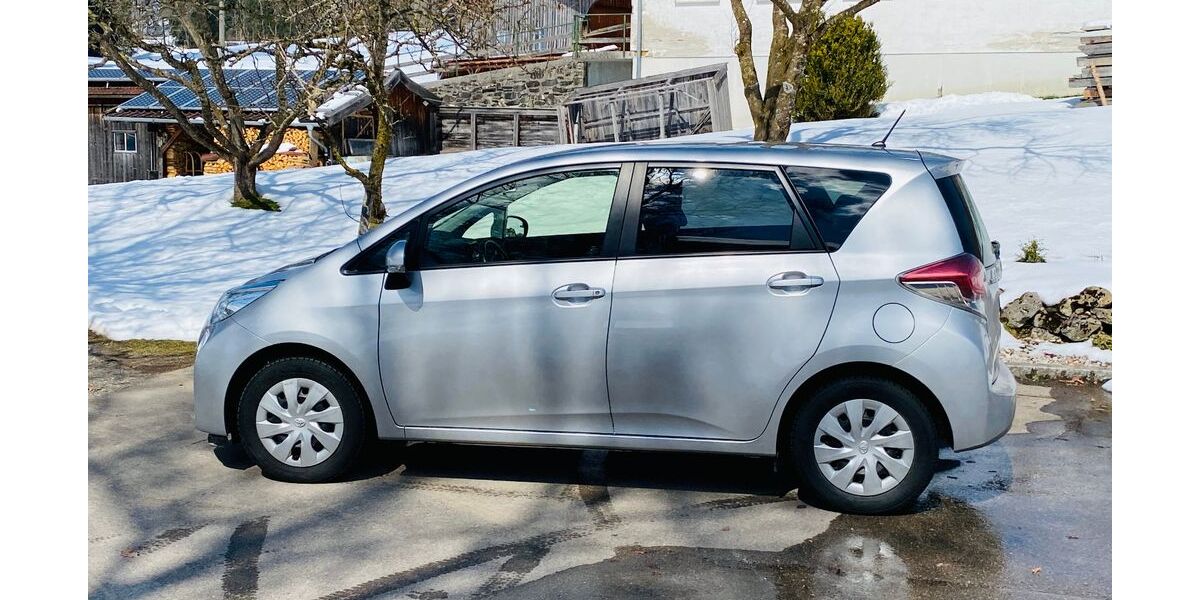 Toyota Verso-S 64.272 km 9.500 &euro; Eisenberg 87637