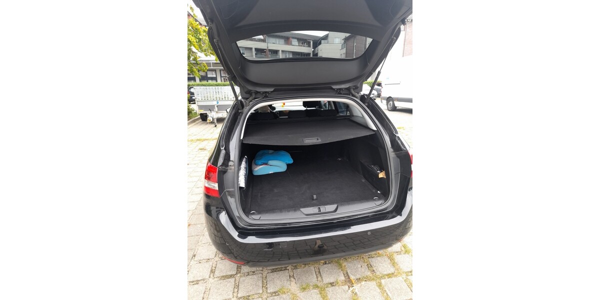 Peugeot 308 217.000 km 8.150 &euro; Berlin 10178