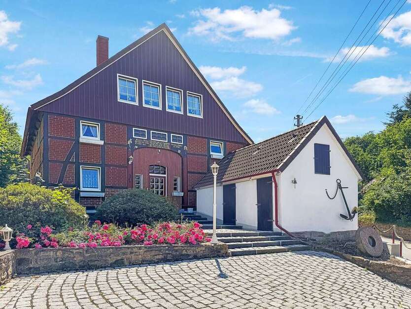 Haus zum Kaufen in Rinteln 150.000 € 190.51 m²