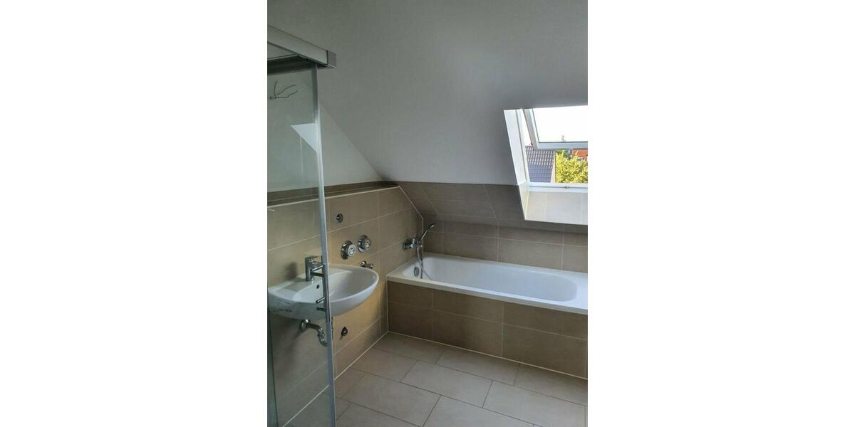 Dachgeschoßwohnung Dresden Schönfeld-Weißig - 4 Zimmer, 107 m&sup2;, 380.000&euro; | Angebot:25496200