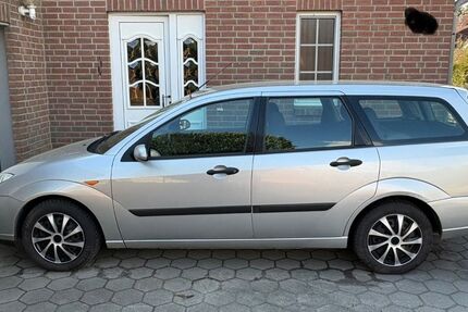 Ford Focus 295.738 km 950 &euro; Sassenburg 38524