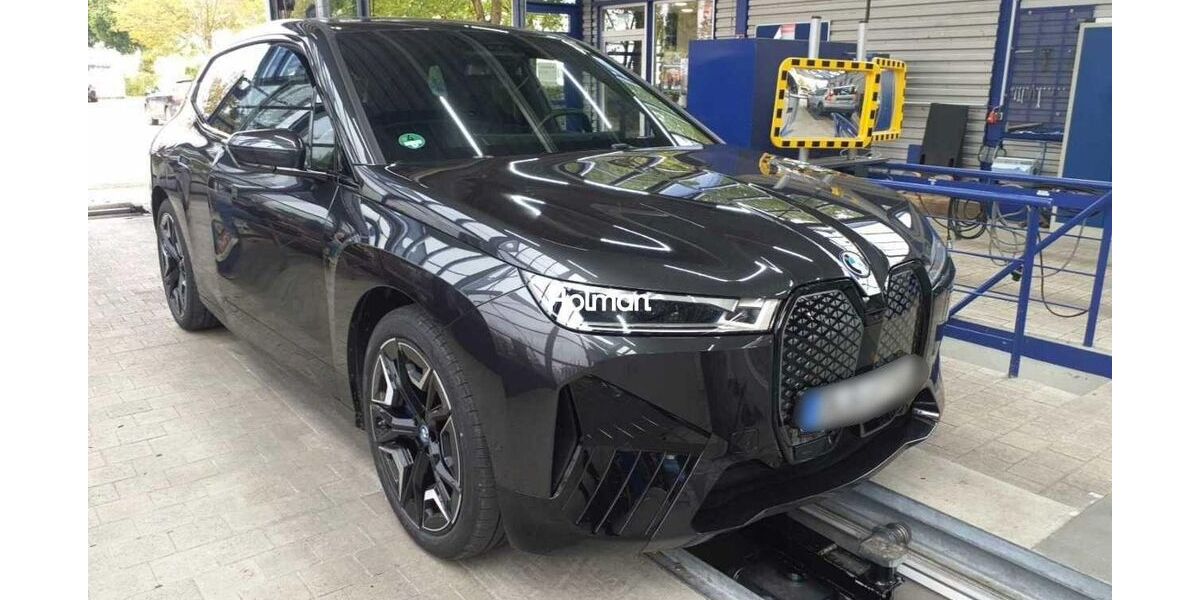 BMW iX 29.889 km 46.386 € Eschborn 65760