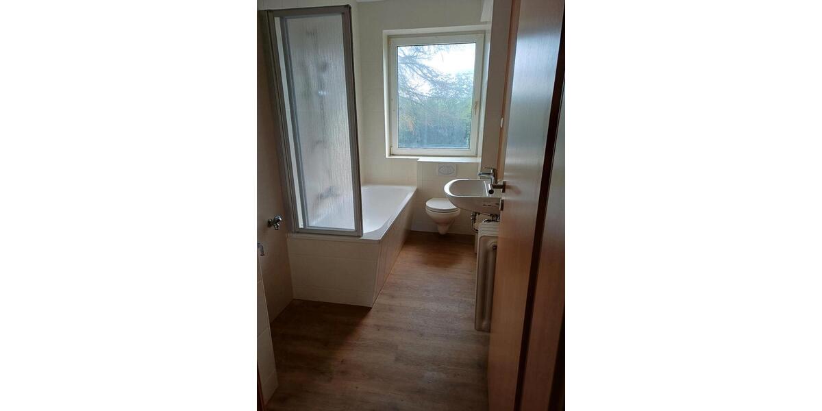 Erdgeschoßwohnung Eisfeld - 4 Zimmer, 69 m&sup2;, 700&euro; | Angebot:26381319