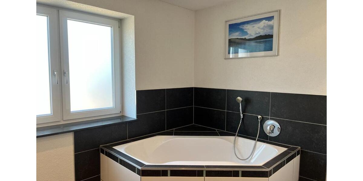 Großzügiges Einfamilienhaus mit Einliegerwohnung - provisionsfrei 7 zimmer