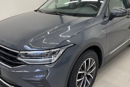 VW Tiguan 142.300 km 22.780 &euro; Cloppenburg 49661