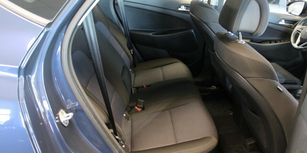 Hyundai Tucson blue 1.7 CRDI 2WD DCT Panorama - Ahk. 104.421 km 15.980 &euro; Euskirchen 53881