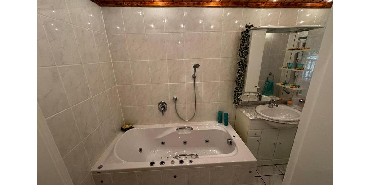 Bungalow Bad Segeberg - 9 Zimmer, 189 m&sup2;, 2.090&euro; | Angebot:26660091