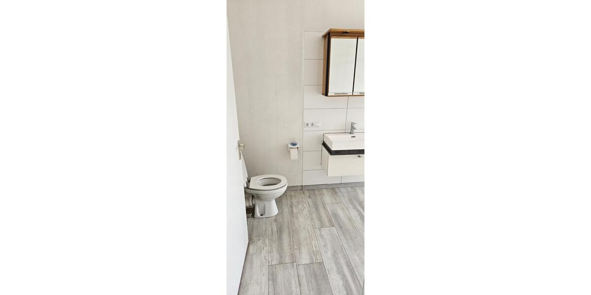 Erdgeschoßwohnung Warburg - 2 Zimmer, 74 m&sup2;, 130.000&euro; | Angebot:27096040