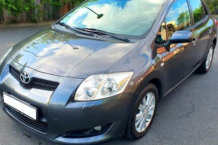 Toyota Auris 144.000 km 5.500 &euro; Berlin 13353