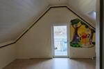 Dachgeschoßwohnung Nittendorf - 3.5 Zimmer, 94 m&sup2;, 1.150&euro; | Angebot:25149755