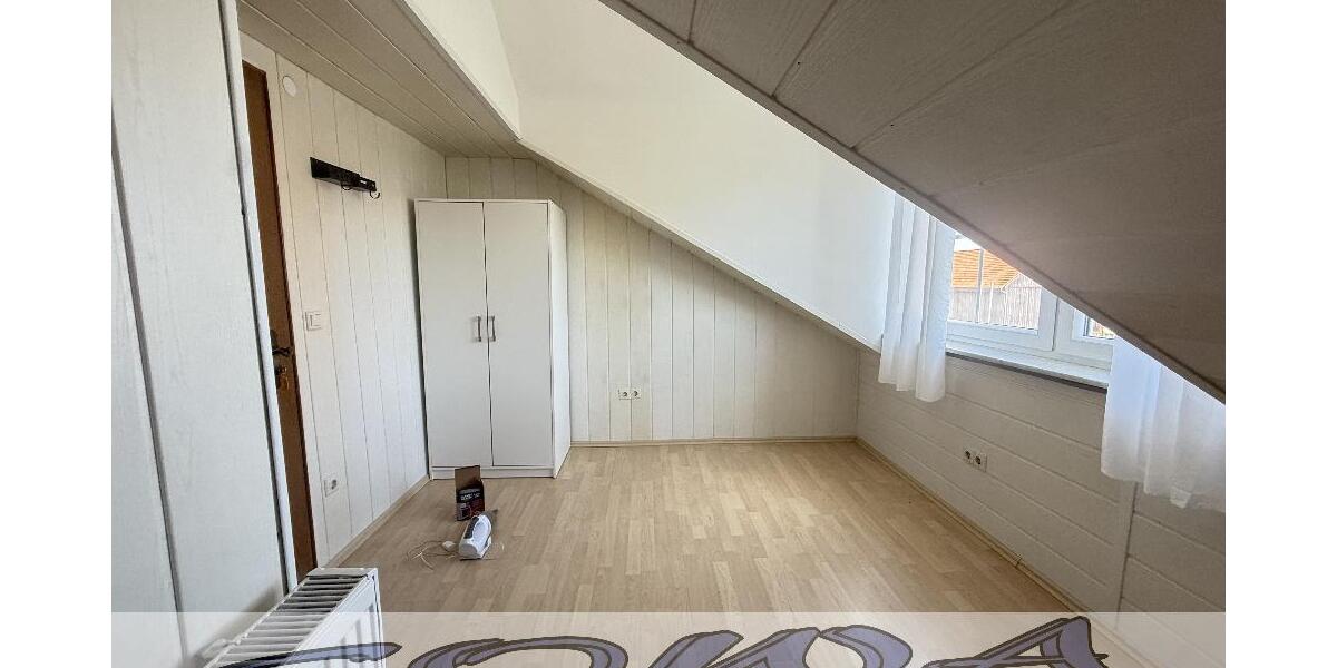Charmante Dachgeschosswohnung mit Balkon, Garten & Garage in Königsmoos - Ein Objekt von Ihrem Immobilienpartner SOWA Immobilien und Finanzen - 3- Königsmoos Untermaxfeld | Angebot:26785917