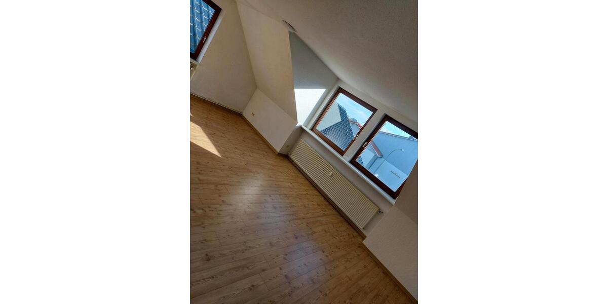 Dachgeschoßwohnung Mittelangeln - 3 Zimmer, 100 m&sup2;, 955&euro; | Angebot:25332870
