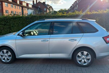 Skoda Fabia 159.985 km 5.490 &euro; Hamburg 22045