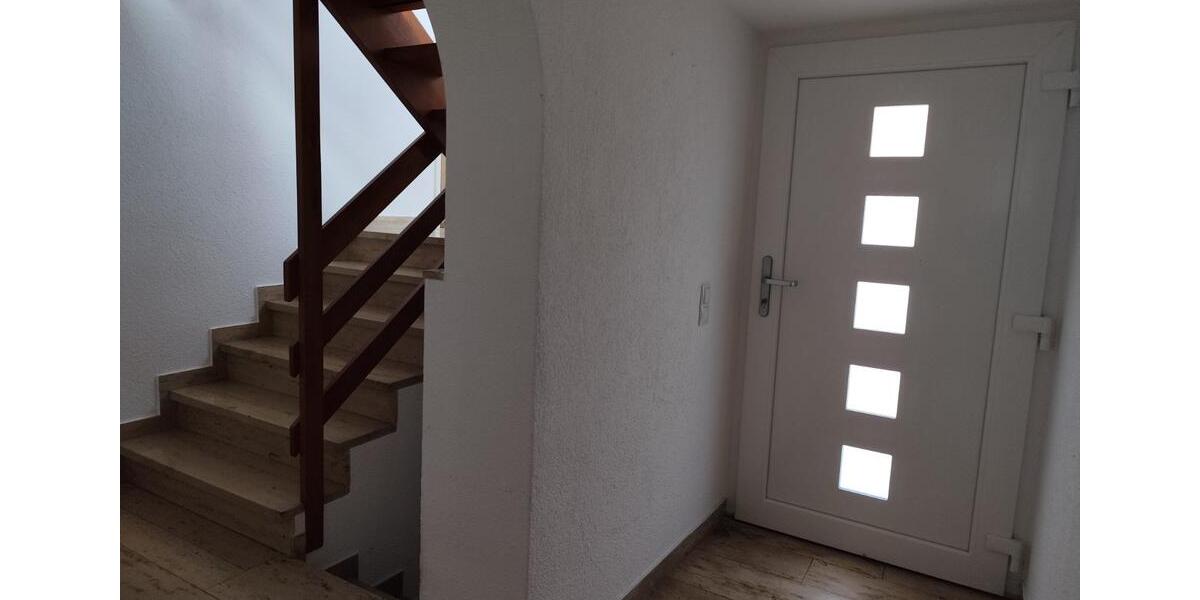 Doppelhaushälfte Murrhardt - 4 Zimmer, 90 m&sup2;, 1.200&euro; | Angebot:24658340