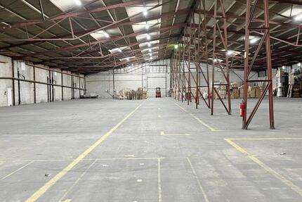 2 Lagerhallen mit ebenerdiger Andienung, Nähe BAB 650 - HR 3583 zimmer