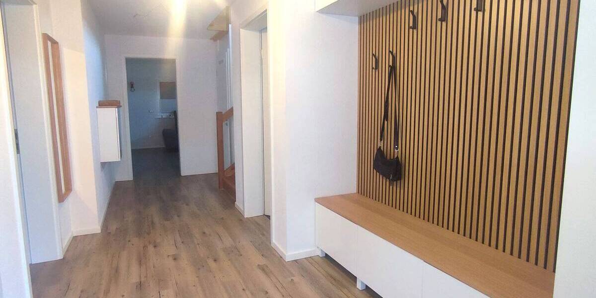 Einfamilienhaus Oberreichenbach - 5 Zimmer, 177 m&sup2;, 2.800&euro; | Angebot:26318984