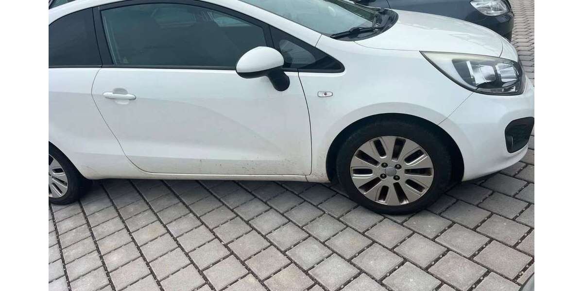 Kia Rio 182.111 km 1.490 &euro; Lebach 66822