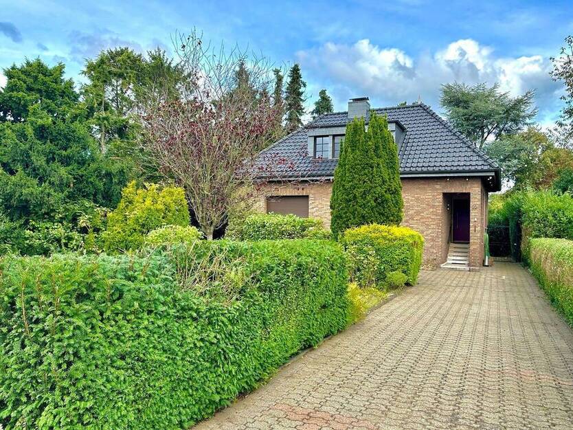 Absolute Privatsphäre, 5 Min. bis Moers! XL Süd-West-Garten auf 165 m2, 4,5 Z., 1824 m2 Grundstück.