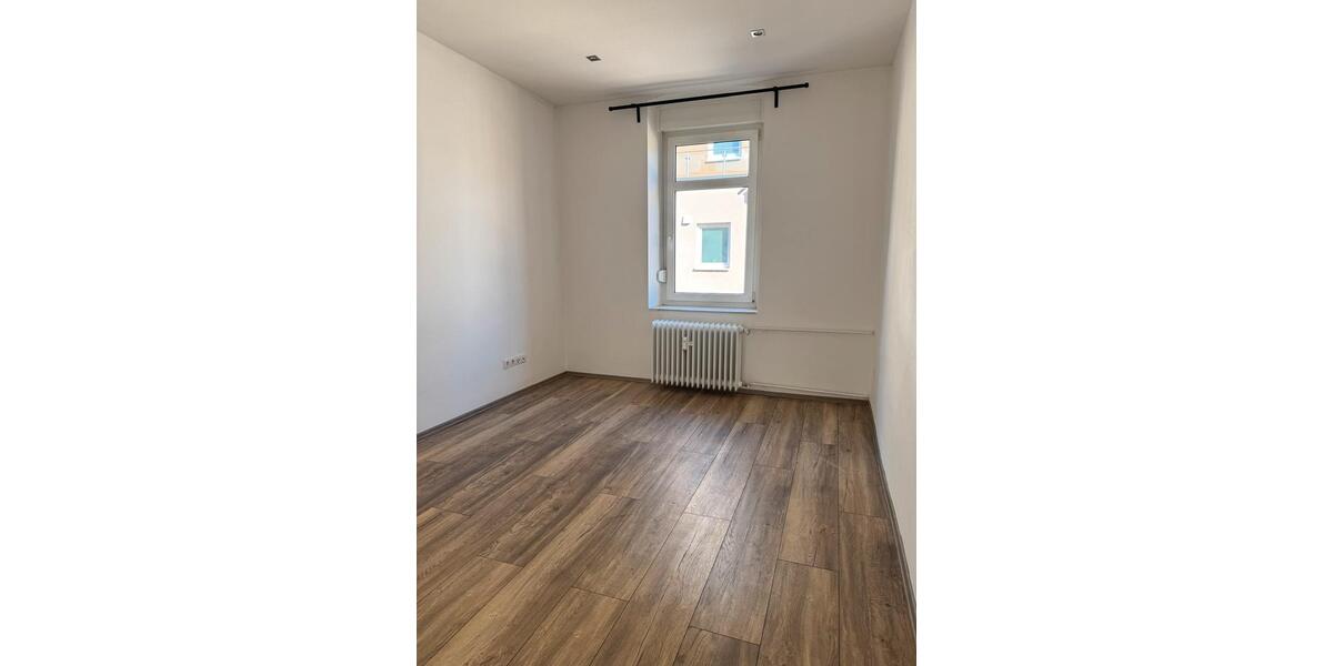 Etagenwohnung Kaiserslautern Bahnheim - 5 Zimmer, 105 m&sup2;, 1.000&euro; | Angebot:25403501