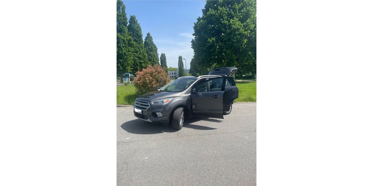 Ford Kuga 92.000 km 10.900 &euro; Alsdorf 52477