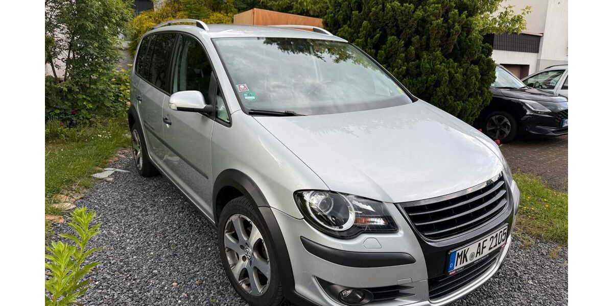 VW Touran 239.000 km 2.650 &euro; Menden 58706