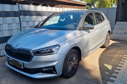 Skoda Fabia 16.000 km 23.700 &euro; Mülheim an der Ruhr 45472