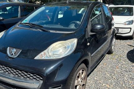 Peugeot 107 152.551 km 1.400 € Wiesbaden 65201