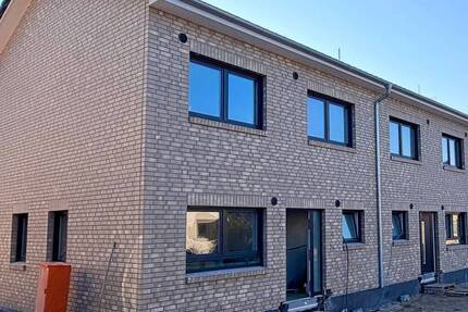 Haus Verden - 4 Zimmer, 123 m&sup2;, 1.600&euro; | Angebot:25970699