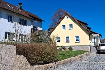 Haus Neusorg - 3 Zimmer, 127 m&sup2;, 1.350&euro; | Angebot:26338330