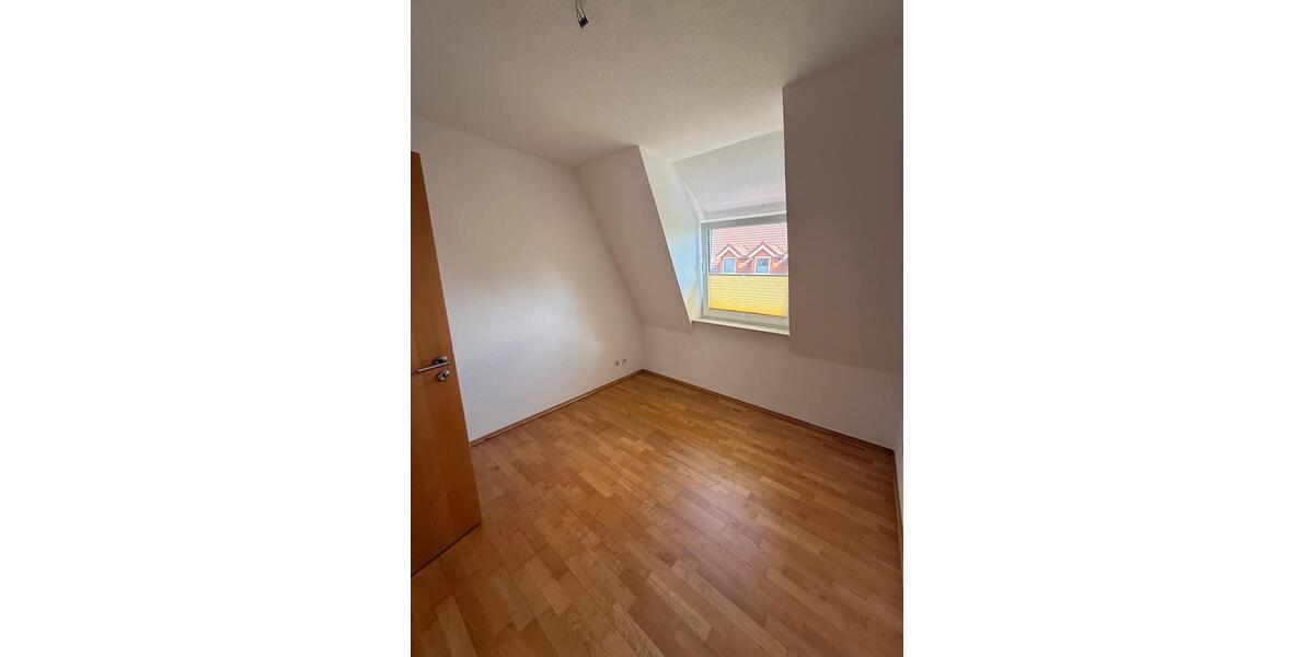 Dachgeschoßwohnung Westerstede - 3 Zimmer, 74 m&sup2;, 225.000&euro; | Angebot:27070732