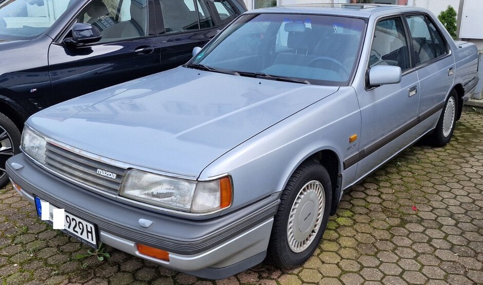 Mazda 929 III 116.811 km 9.900 € Köln 50667
