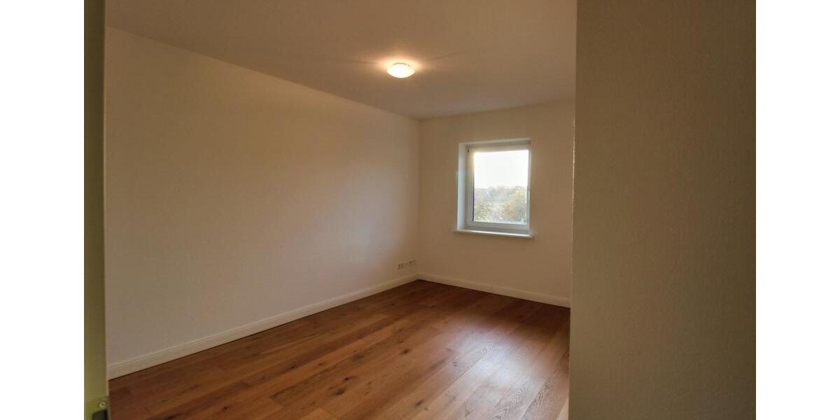 Dachgeschoßwohnung Langenhorn - 3 Zimmer, 76 m&sup2;, 840&euro; | Angebot:23523707