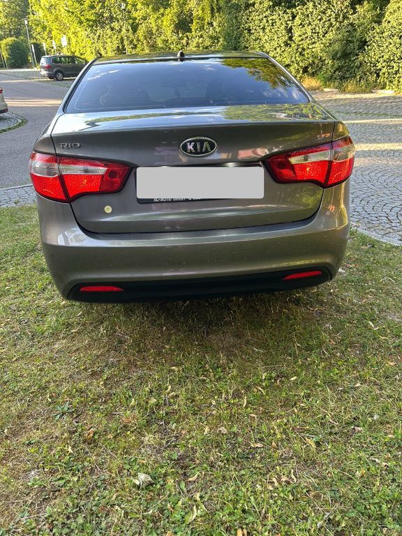 Kia Rio 123.600 km 4.950 € Landau ad Isar(Zeholfing) 94405