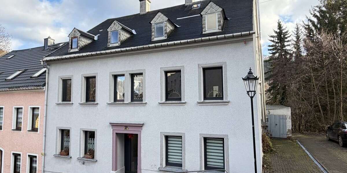 Haus zum Kaufen in Annaberg-Buchholz 120.000 € 173 m² 8 zimmer