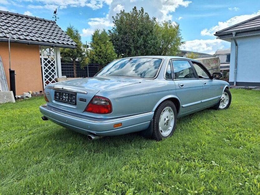 XJ