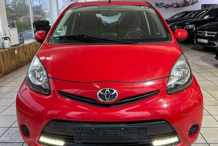 Toyota Aygo (X) 82.000 km 6.600 &euro; Bonn 53119