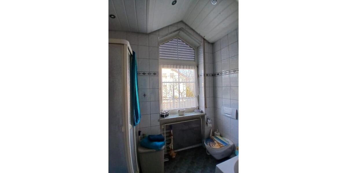 Dachgeschoßwohnung Wallersdorf - 4 Zimmer, 100 m&sup2;, 800&euro; | Angebot:25396603