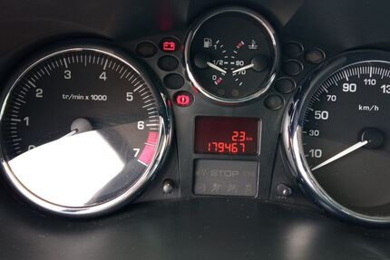 Peugeot 206 180.024 km 2.150 &euro; Saarbrücken 66111