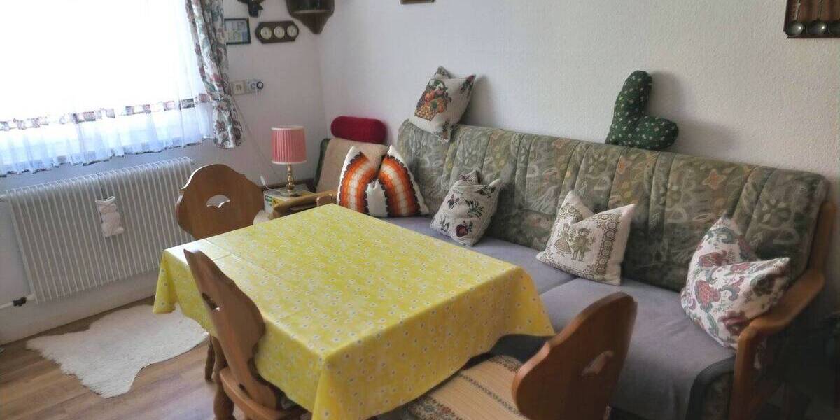 Doppelhaushälfte Trossingen - 9 Zimmer, 140 m&sup2;, 319.000&euro; | Angebot:26358877