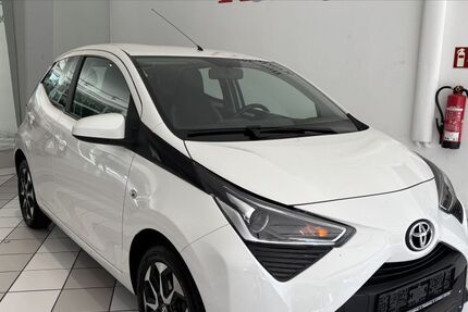Toyota Aygo (X) 85.100 km 8.990 &euro; Siegburg 53721
