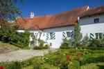 Prestige & Geschichte: Schlossflächen im Mariental für Ihr Business (208 m²)